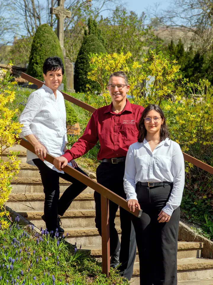 Trauerbegleitung mit Herz – Kuhn Bestattungen Asperg Trauerbegleitung mit Herz durch das Team von Kuhn Bestattungen